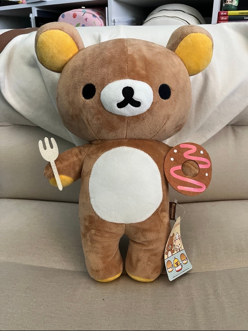 Rilakkuma Cafe: Rilakkuma w/fork and donut